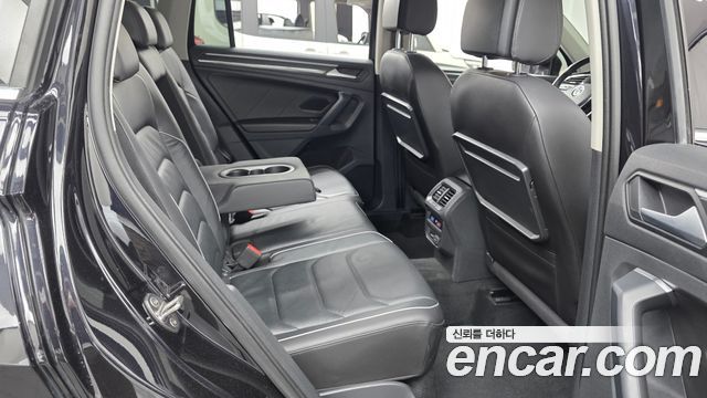 Volkswagen Tiguan 2020 — photo 17