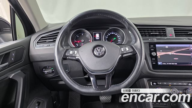 Volkswagen Tiguan 2020 — photo 18