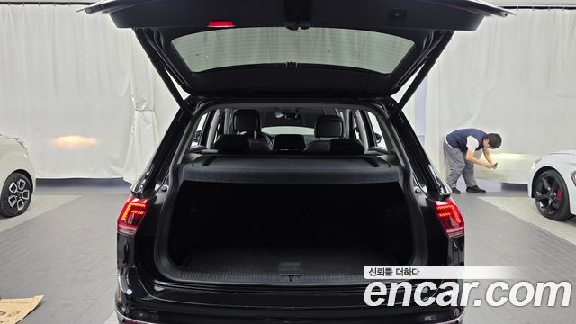 Volkswagen Tiguan 2020 — photo 26