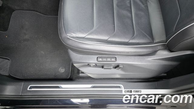 Volkswagen Tiguan 2020 — photo 31
