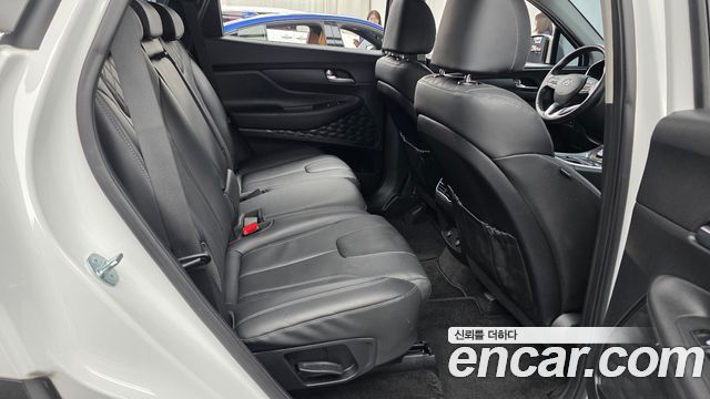 Hyundai Santafe 2023 — photo 17