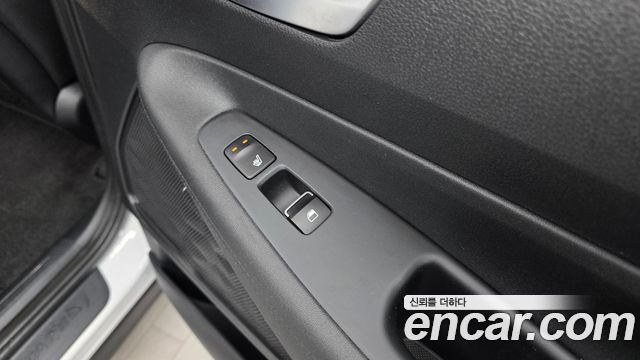 Hyundai Santafe 2023 — photo 25
