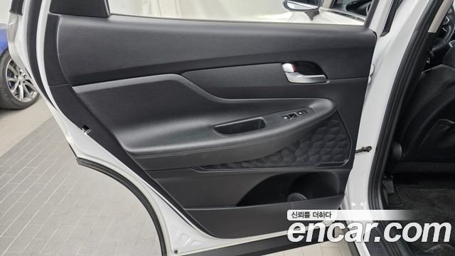 Hyundai Santafe 2023 — photo 15
