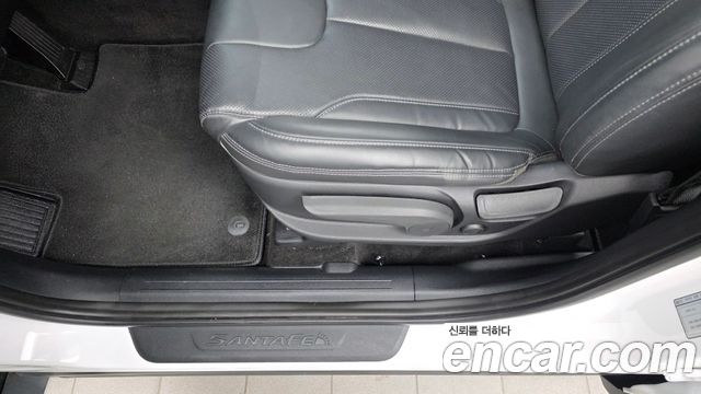 Hyundai Santafe 2023 — photo 31