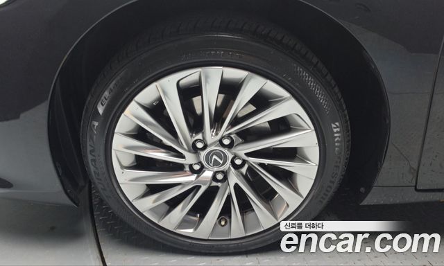 Lexus ES 2024 — photo 5