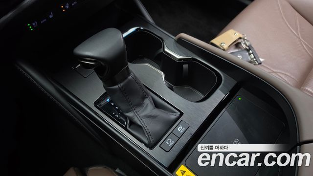 Lexus ES 2024 — photo 12