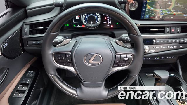 Lexus ES 2024 — photo 18