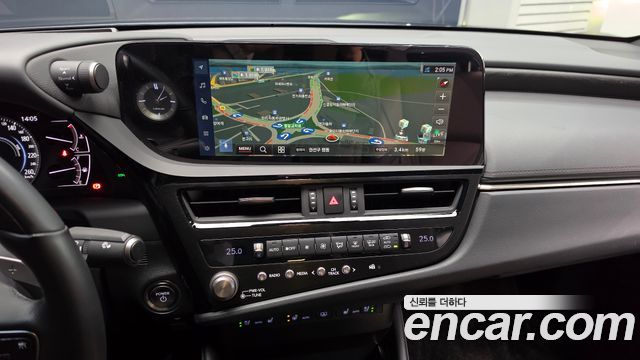 Lexus ES 2024 — photo 19
