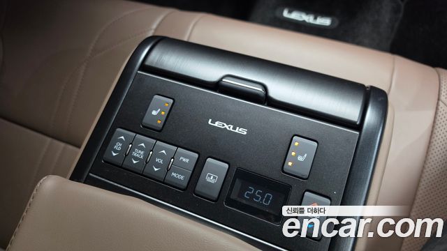 Lexus ES 2024 — photo 24