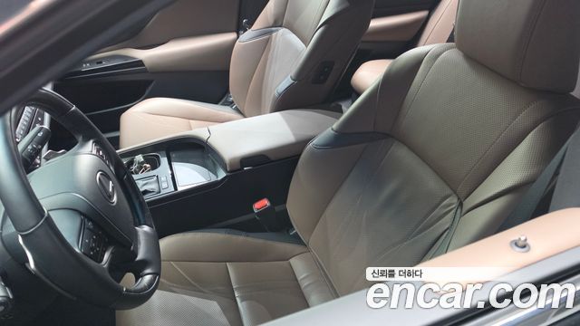 Lexus ES 2024 — photo 29