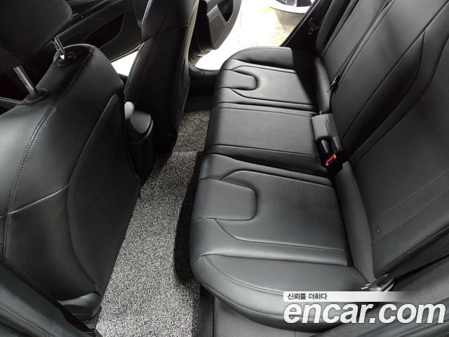 Hyundai AVANTE 2021 — photo 13