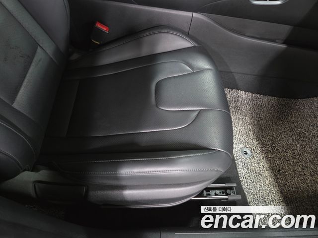 Hyundai AVANTE 2021 — photo 16
