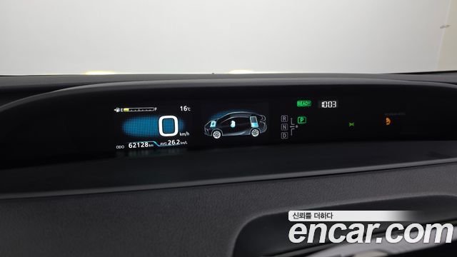 Toyota Prius 2019 — photo 8