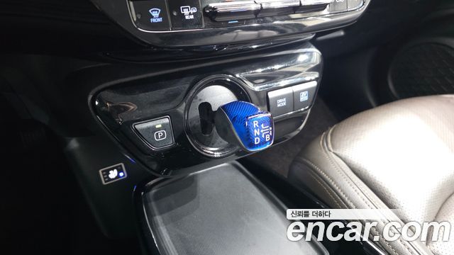 Toyota Prius 2019 — photo 9