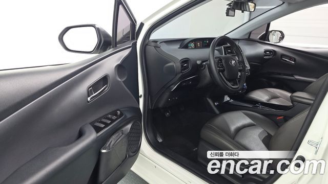 Toyota Prius 2019 — photo 10
