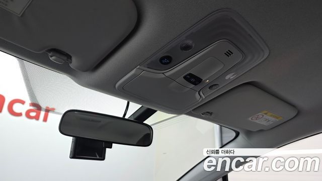 Toyota Prius 2019 — photo 15