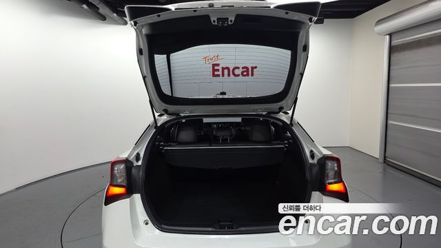 Toyota Prius 2019 — photo 20