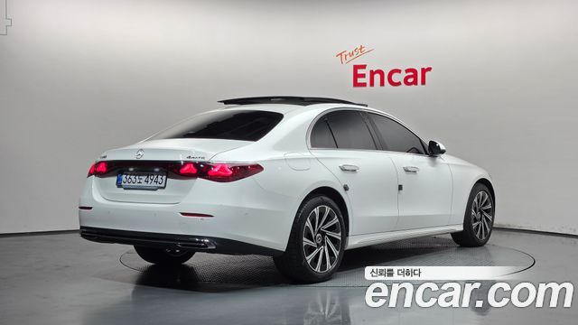 Mercedes-Benz E-Class 2024 — photo 2