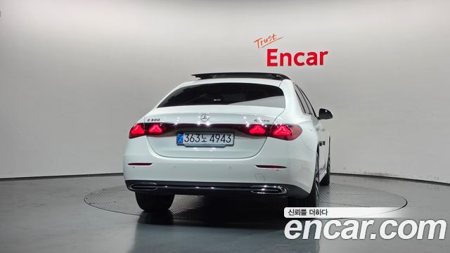 Mercedes-Benz E-Class 2024 — photo 4