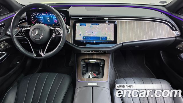 Mercedes-Benz E-Class 2024 — photo 10