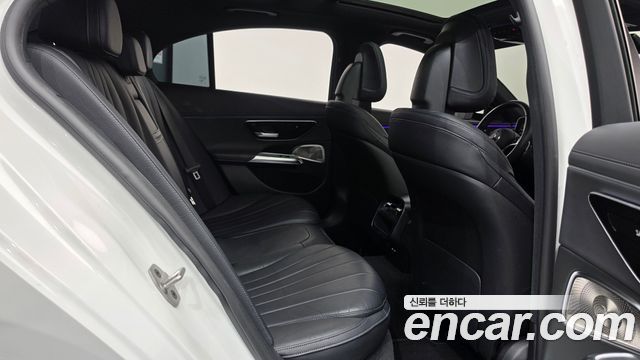 Mercedes-Benz E-Class 2024 — photo 17