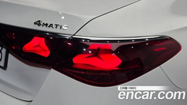 Mercedes-Benz E-Class 2024 — photo 9