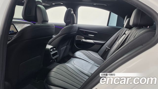 Mercedes-Benz E-Class 2024 — photo 27
