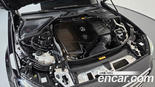 Mercedes-Benz E-Class 2024 — photo 6