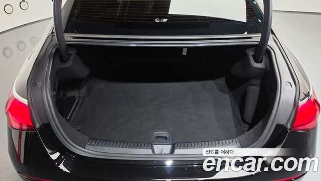 Mercedes-Benz E-Class 2024 — photo 24