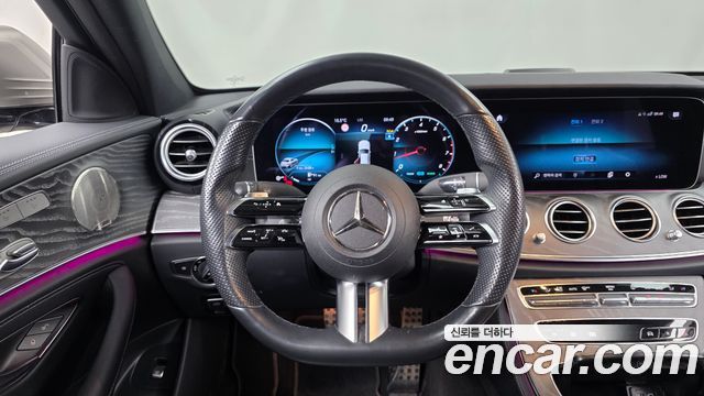 Mercedes-Benz E-Class 2022 — photo 13
