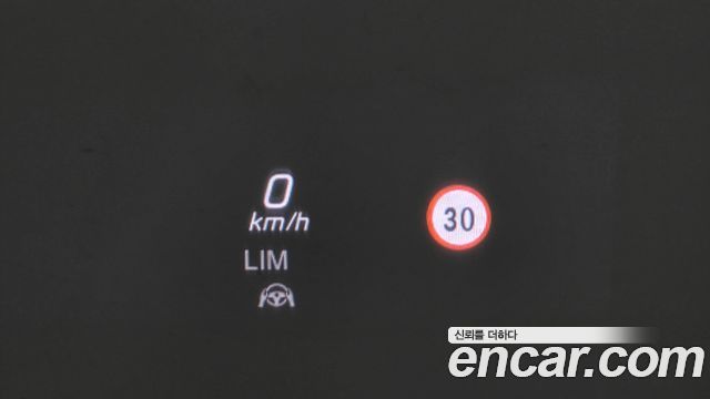 Mercedes-Benz E-Class 2022 — photo 19