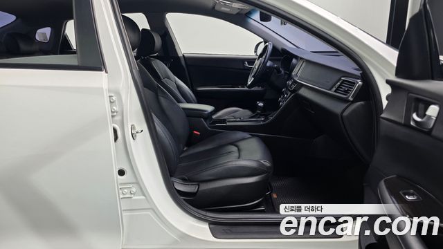 Kia K5 2018 — photo 11