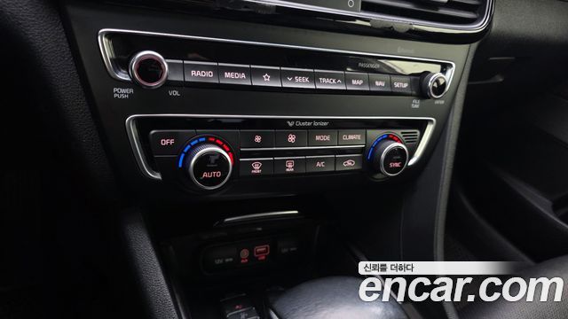 Kia K5 2018 — photo 16