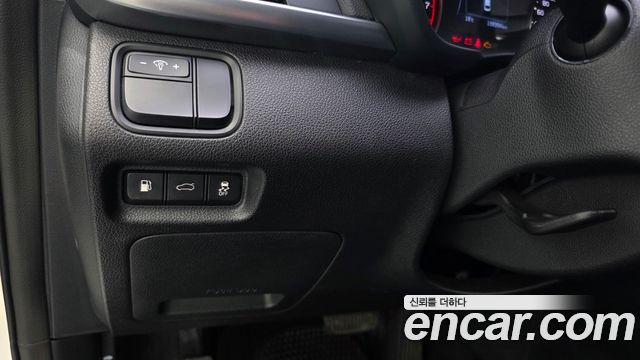 Kia K5 2018 — photo 17