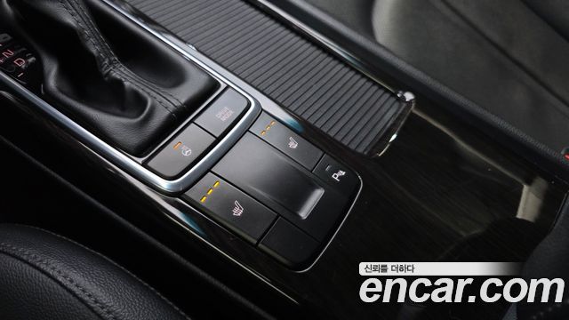 Kia K5 2018 — photo 18