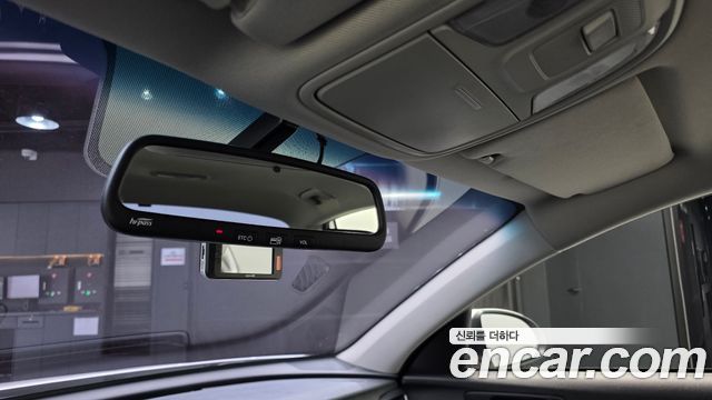 Kia K5 2018 — photo 19
