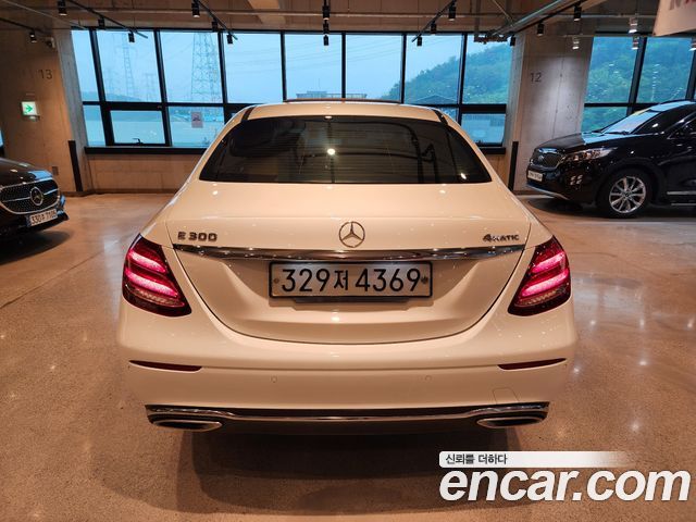 Mercedes-Benz E-Class 2020 — photo 4