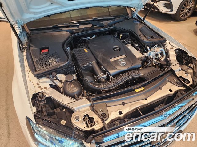 Mercedes-Benz E-Class 2020 — photo 9