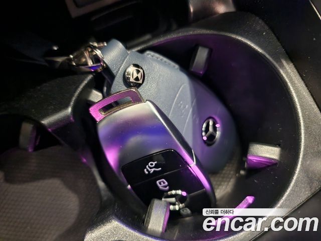 Mercedes-Benz E-Class 2020 — photo 17