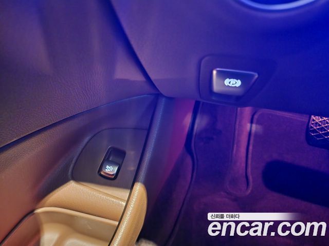 Mercedes-Benz E-Class 2020 — photo 18