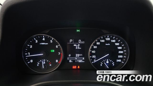 Hyundai AVANTE 2017 — photo 11