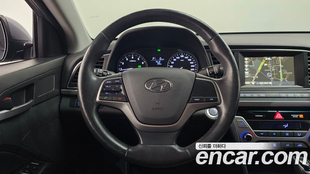 Hyundai AVANTE 2017 — photo 20