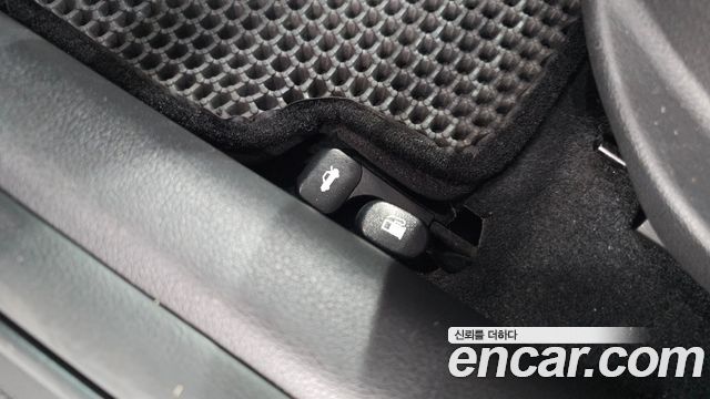 Hyundai AVANTE 2017 — photo 23