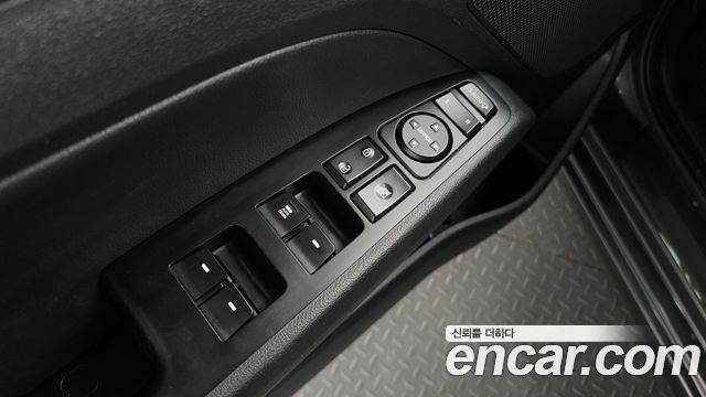 Hyundai AVANTE 2017 — photo 28