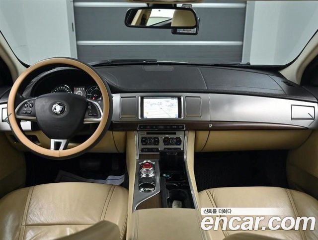 Jaguar XF 2015 — photo 7