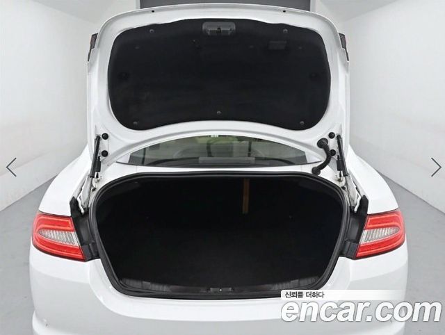 Jaguar XF 2015 — photo 20