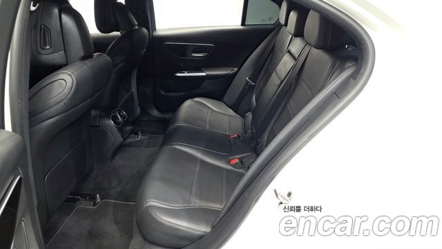 Mercedes-Benz C-Class 2022 — photo 17