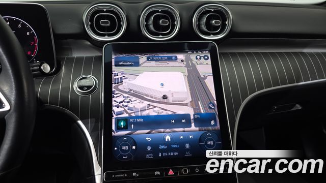 Mercedes-Benz C-Class 2022 — photo 18