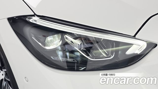 Mercedes-Benz C-Class 2022 — photo 8