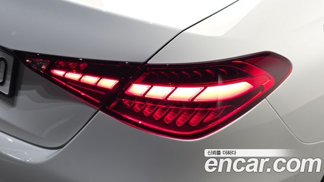 Mercedes-Benz C-Class 2022 — photo 9
